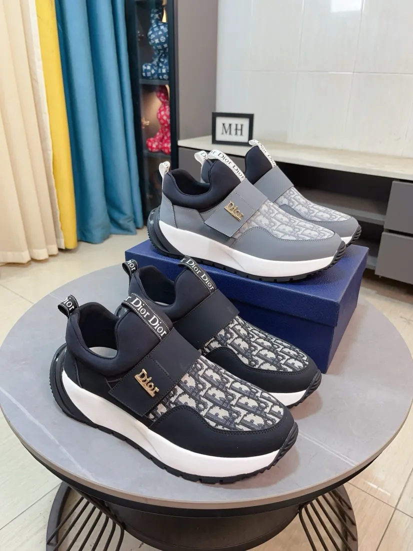 Men's men's shoes 💰438🌹🌹【Dior】Best-selling official website world premiere🔝High-end men's shoes brand official website latest series: The upper is made of imported cowhide with specially designed fabrics➕Mesh breathable lining. Make walking more convenient and comfortable! Compared with the official quality, Midea’s 1:1 replica. Create a fashionable personality to set off your uniqueness! A must-have for trendy men! Classic style. Men's sizes: 38-44.